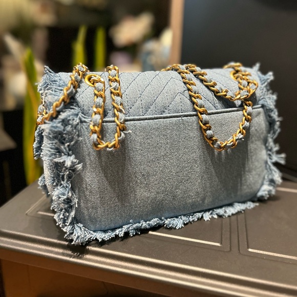 KARL LAGERFELD PARIS Quilted Agyness Light Blue Denim Shoulder Bag - Picture 3 of 7